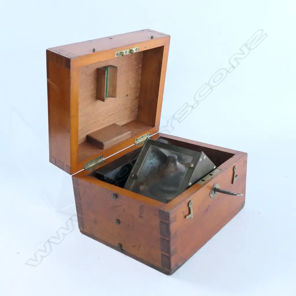 ARTIFICIAL MERCURY HORIZON by TAMAYA & CO, TOKIO, IN WOOD BOX... Image 1++